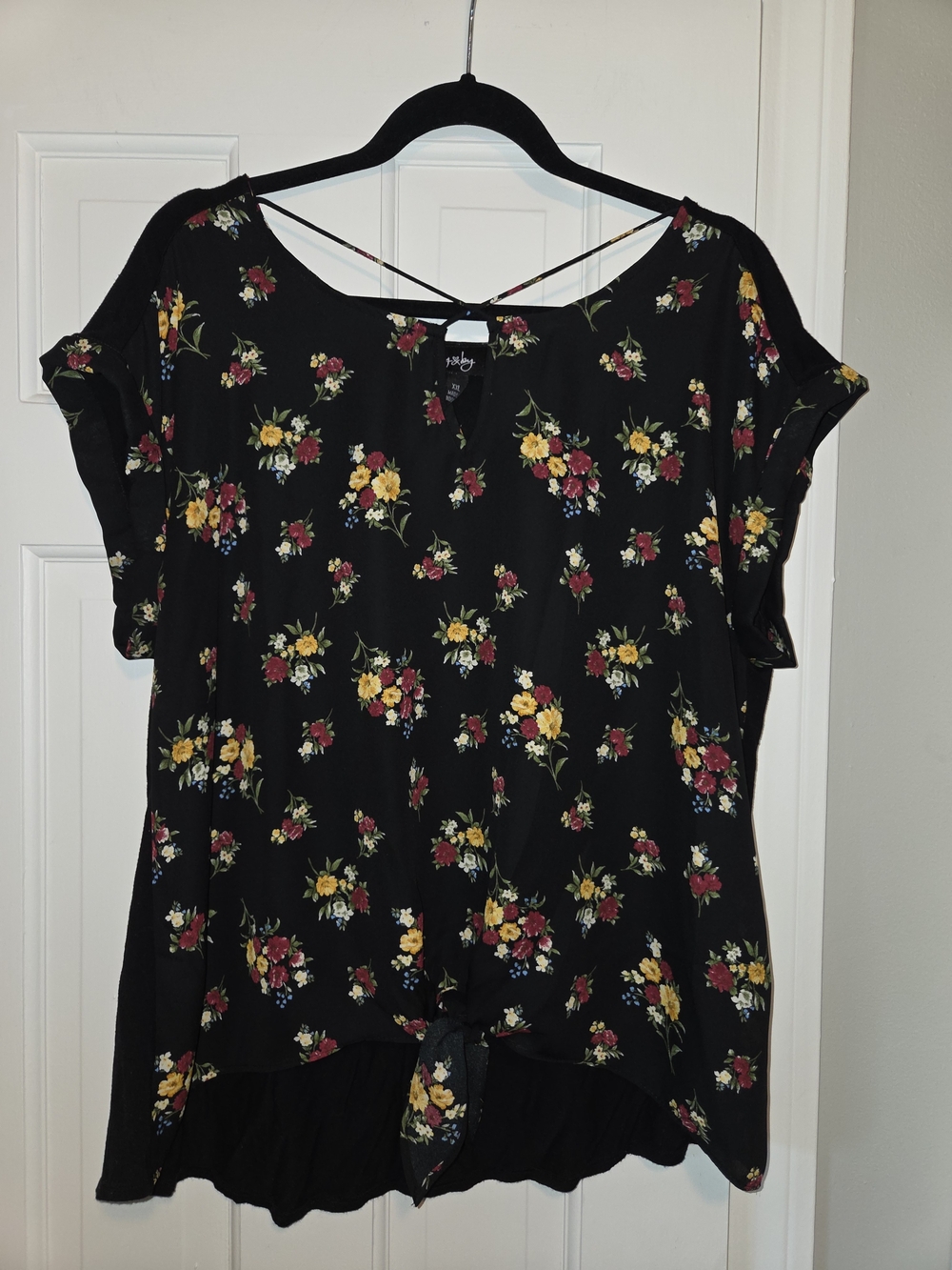 Black Floral Tie-Hem XXL Women's Top